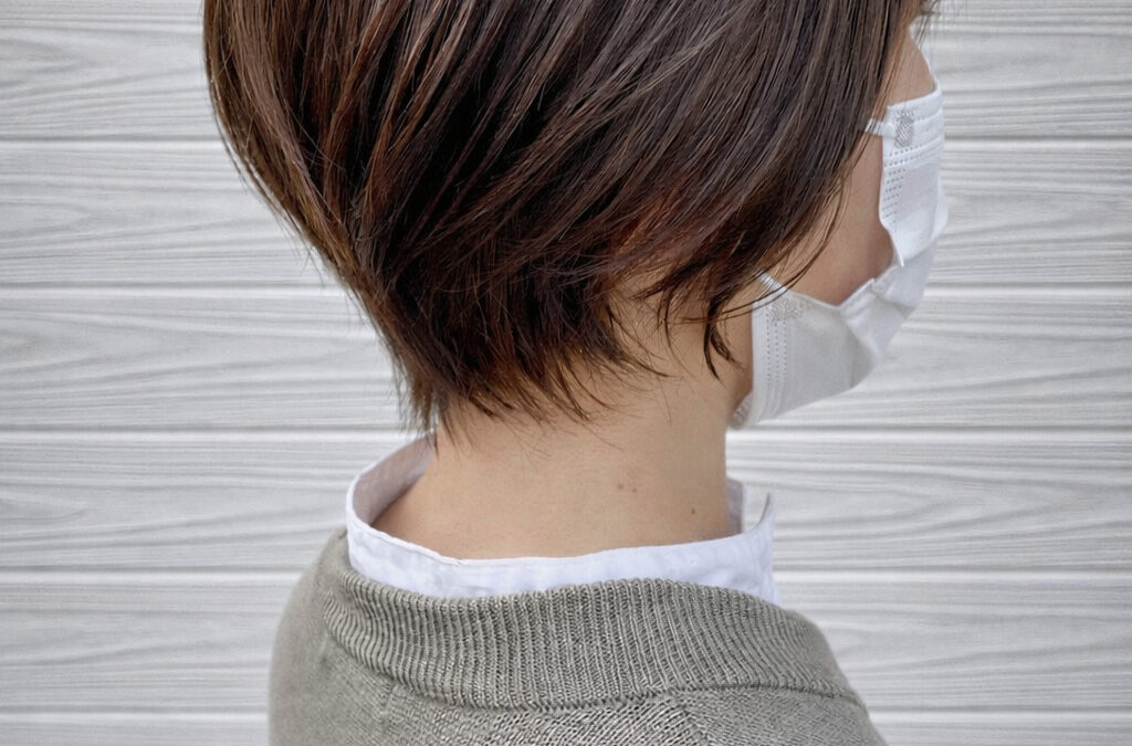 横顔がきれいに見える大人ショート